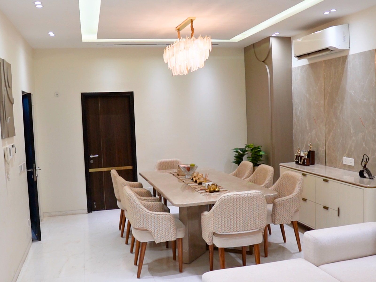 fully furnished serviced apartment Noida for corporate stay