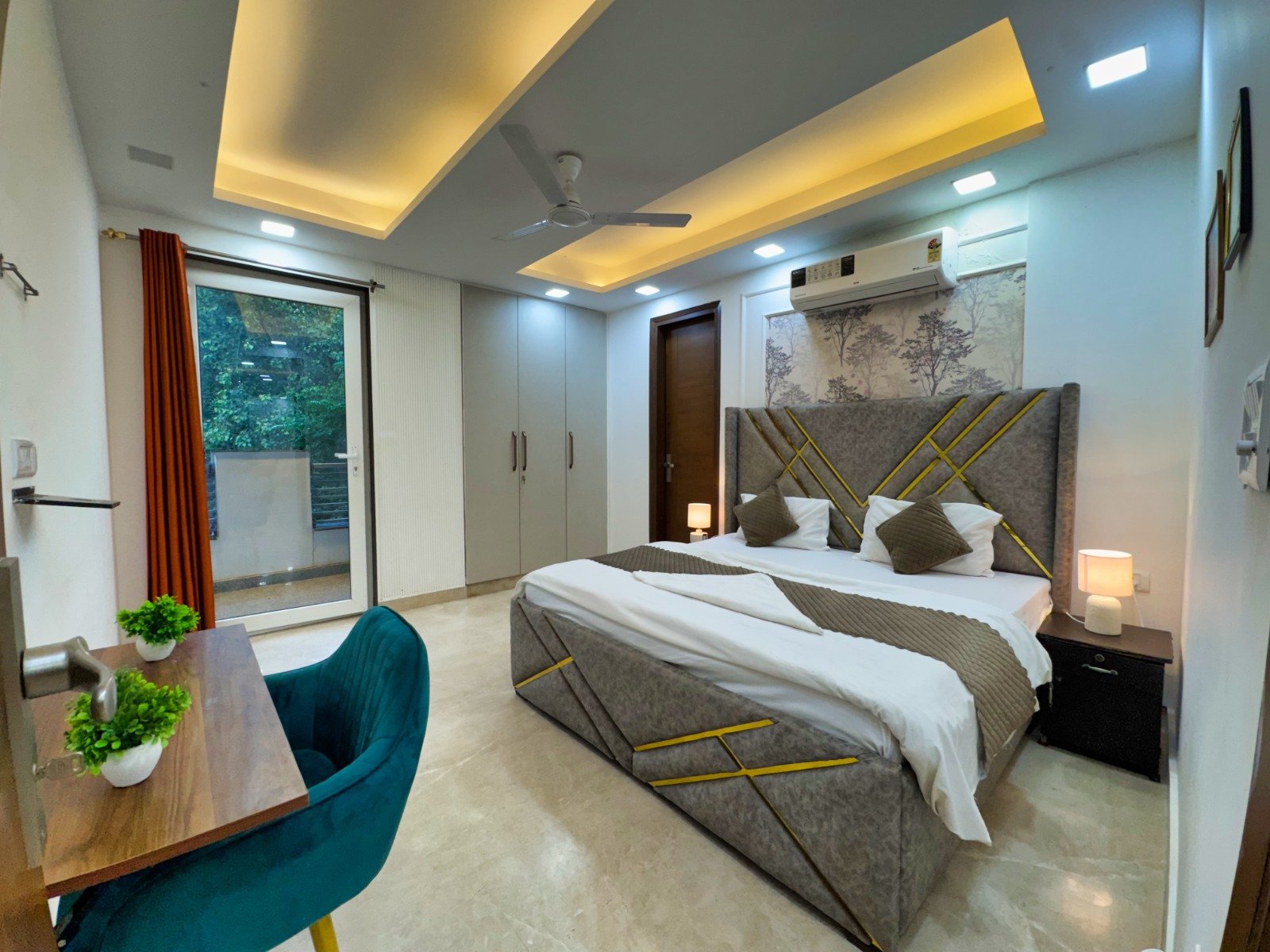 Modern Stays in Noida